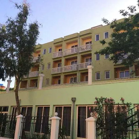 阿尔艮提酒店 酒店